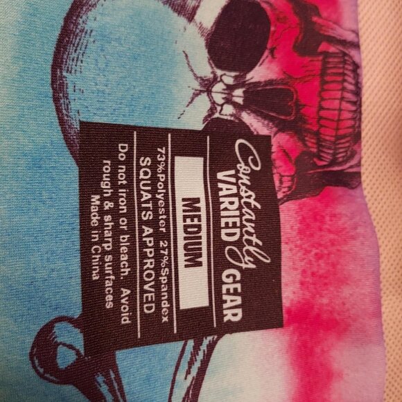 Constantly Varied Gear CVG Medium 2.5 inch shorts Tie Dye Skulls - Picture 3 of 5